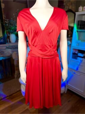 Issa London Red 100% Silk Short Sleeve Vneck Fit & Flare Knee Length Dress Sz 10